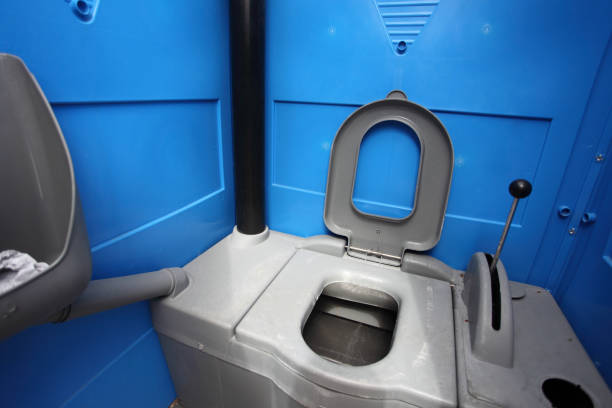 Porta potty delivery and setup in Lake Belvedere Estates, FL